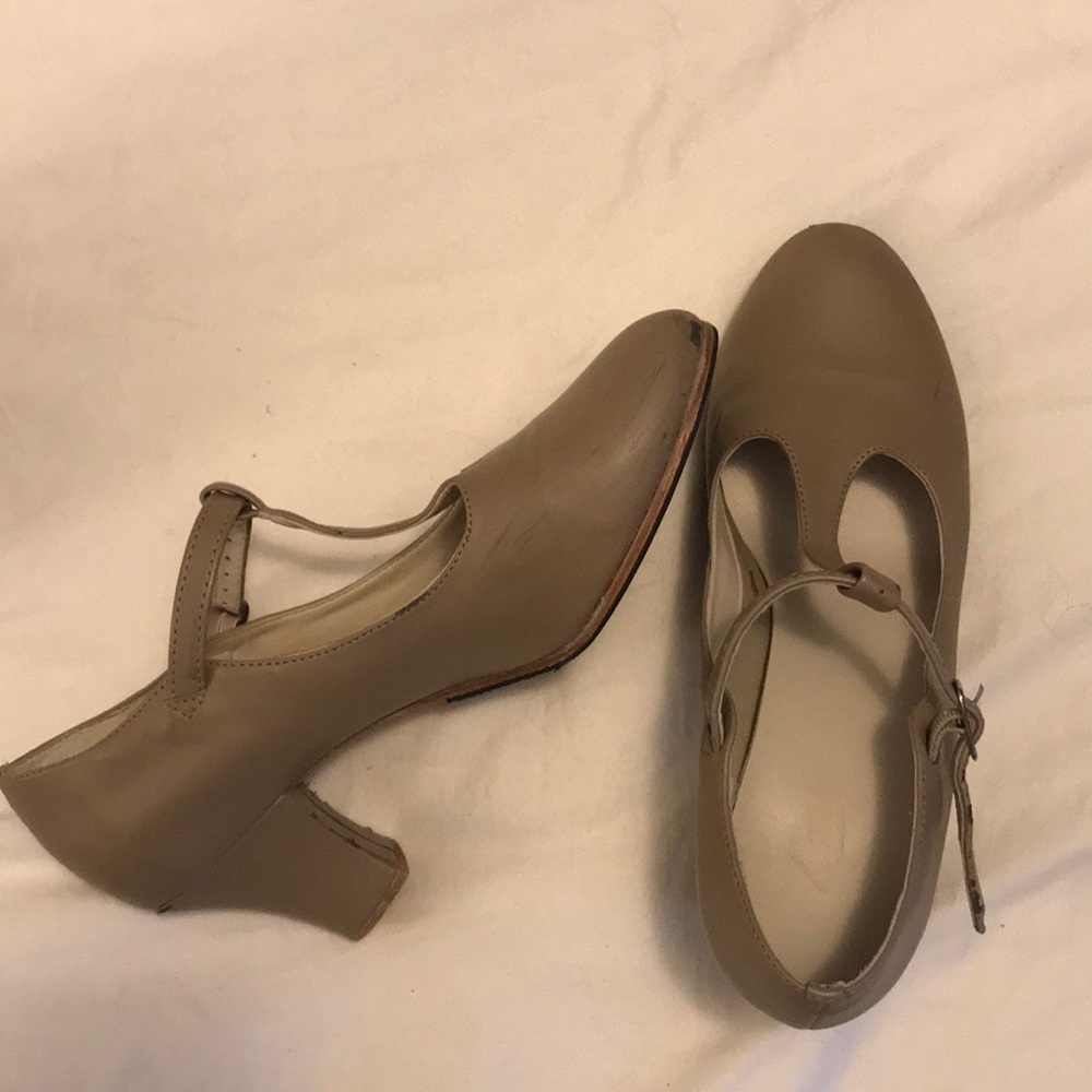 Tan stage shoes
